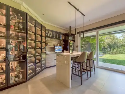 Casa 5 ambientes con 5 baños