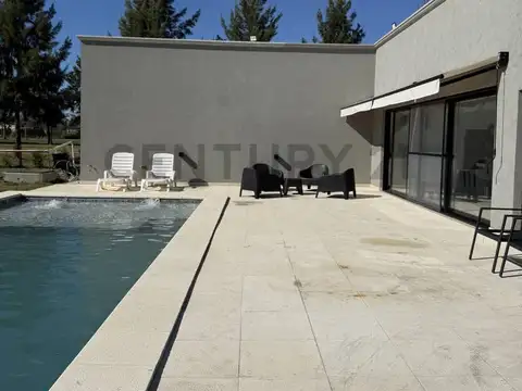 Casa 5 ambientes con 2 baños