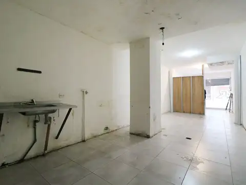 Local en Venta 51 años