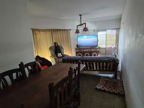 Casa 5 ambientes con 1 baño