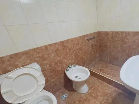 Departamento en alquiler planta baja con patio y garage