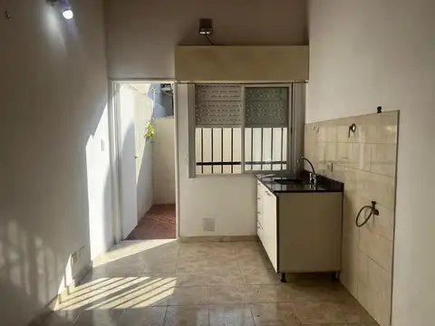 Departamento en alquiler planta baja con patio y garage