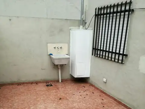 Departamento en alquiler planta baja con patio y garage