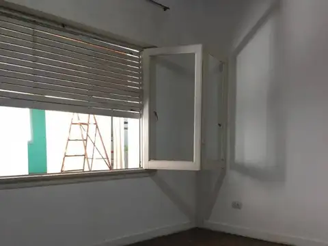 P.H. DE 3 AMB. INTERNO PASILLO PROPIO Y FONDO LIBRE, APTA CREDITO 