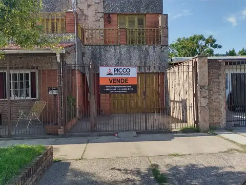 CASA 4 AMB. EN DOS PLANTAS ESCUCHA OFERTAS 