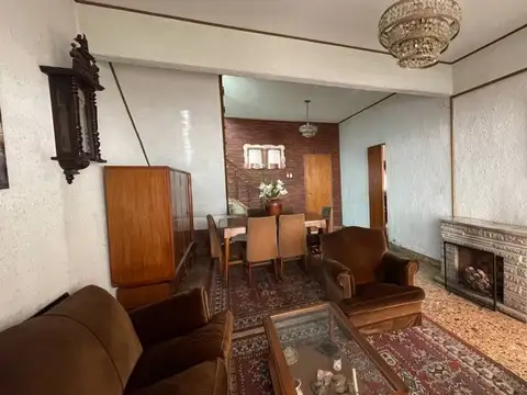 Casa en Venta con 1 cochera