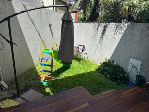 DULPEX DE 4 AMBIENTES CON DOBLE COCHERA