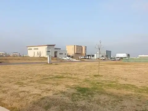 Terreno en Venta en Magallanes - Barrio cerrado, USD 130.000
