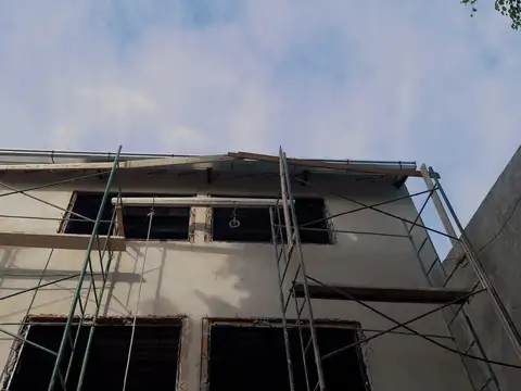 Casa 5 ambientes con 3 baños