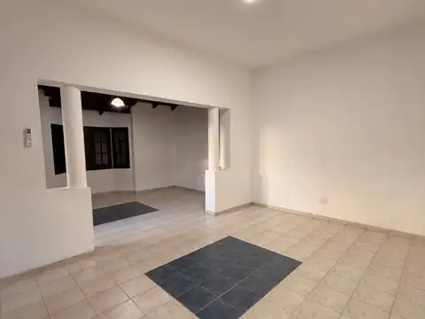 Casa en Alquiler con 1 cochera