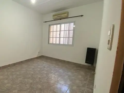 Departamento en venta - 2 Dormitorios 1 Baño - Cochera - 77Mts2 - Quilmes