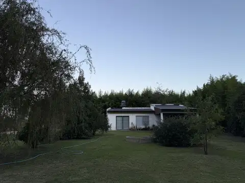 Preciosa casa con Terreno y Entorno Natural en El Pato, Berazategui