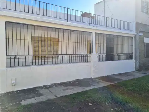 Casa en Venta - 3 Ambientes en Loma Hermosa