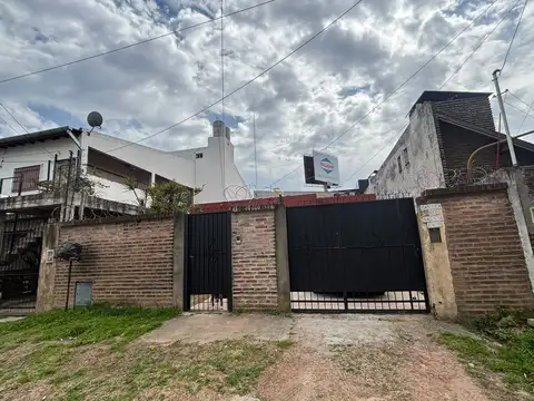 Gran Oportunidad!  Lote Propio - Casa 3 amb. + Dependencia Completa/Dpto Independiente/3er Dormi c/bño -Exc. Accesos!