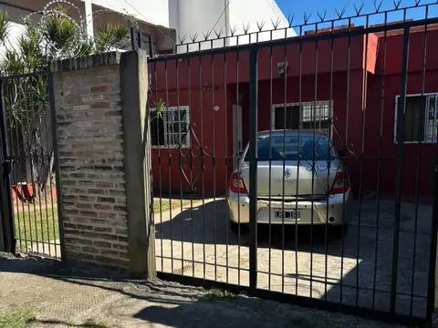 Excelente Casa 3 amb. +  Independiente.