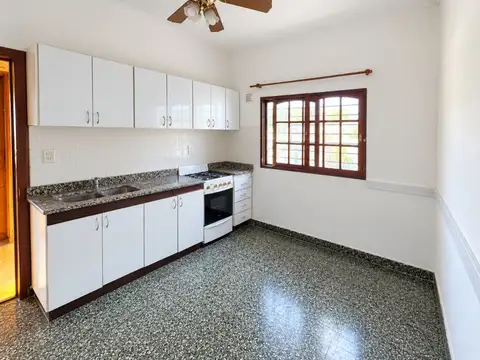CASA EN VENTA BERAZATEGUI