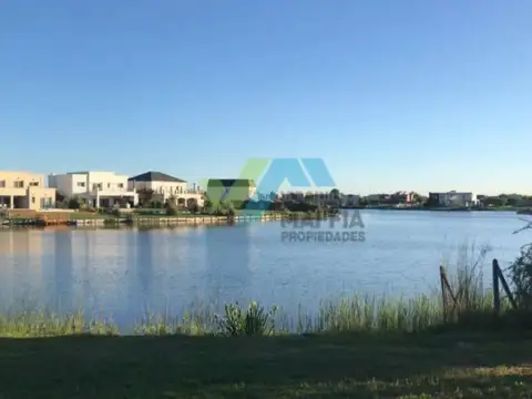 Venta de lote a la laguna - CANTON NORTE