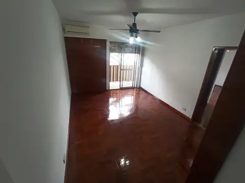 Villa Devoto 3 ambientes todo al frente con balcon corrido