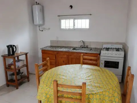 Casa 2 ambientes con 1 baño
