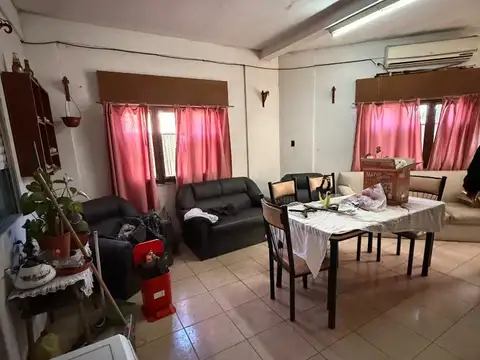 Casa 2 ambientes con 2 baños