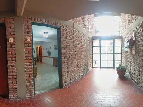 Hipólito Irigoyen 20300, Piso PB