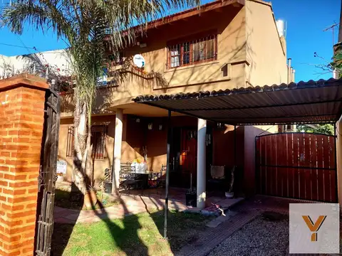 Casa multifamiliar en venta - 5 Dormitorios 2 Baños - 300Mts2 - Don Bosco