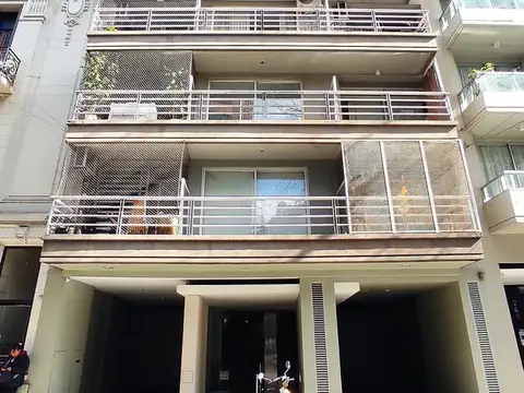 2 ambientes en venta con cochera zona  Parque Centenario