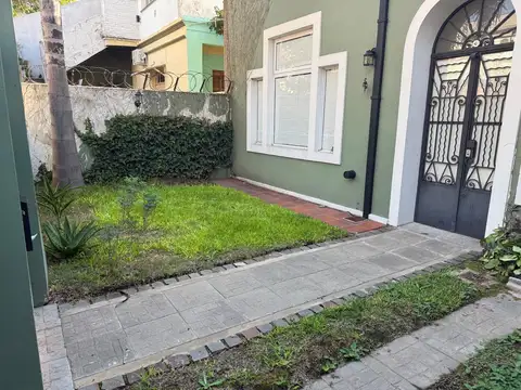 Alquiler Villa Devoto PH indpendiente reciclado. Master suite de 60 m2- Jardín - Cochera - Terraza