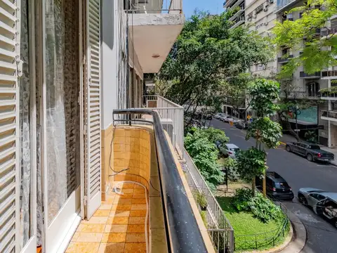 Alquiler Temporario en Recoleta. Departamento 4 Ambientes con Balcón.
