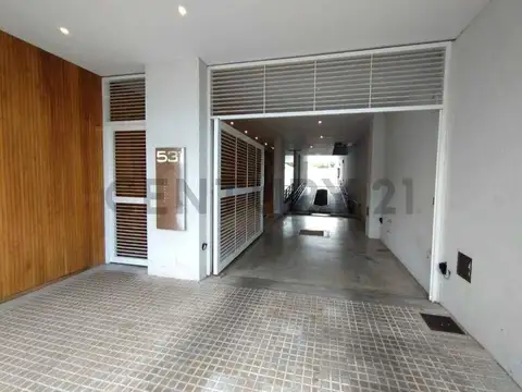 12 entre 42 y 43 - Cochera en venta en La Plata