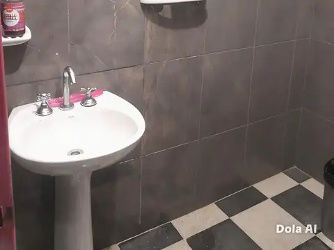 Se alquila local comercial sobre Av Pedernera