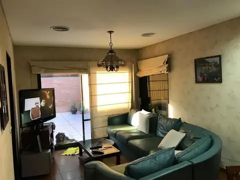 Casa 4 ambientes con 4 baños