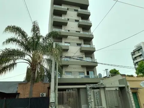 DEPTO 2 AMB ALQUILER BERAZATEGUI BALCÓN Y COCHERA