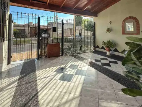 VENTA CASA 4 AMBIENTES MUNRO
