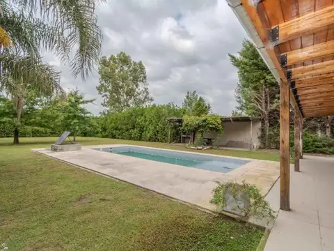 Casa en Venta con 2 cocheras