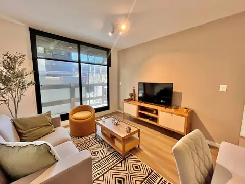 VENTA APARTAMENTO MONOAMBIENTE CON PATIO, CENTRO