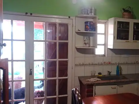 Casa 4 ambientes con 1 baño
