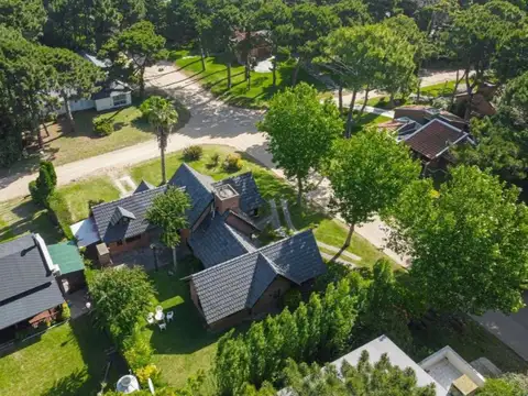 Casa 4 ambientes con 3 baños