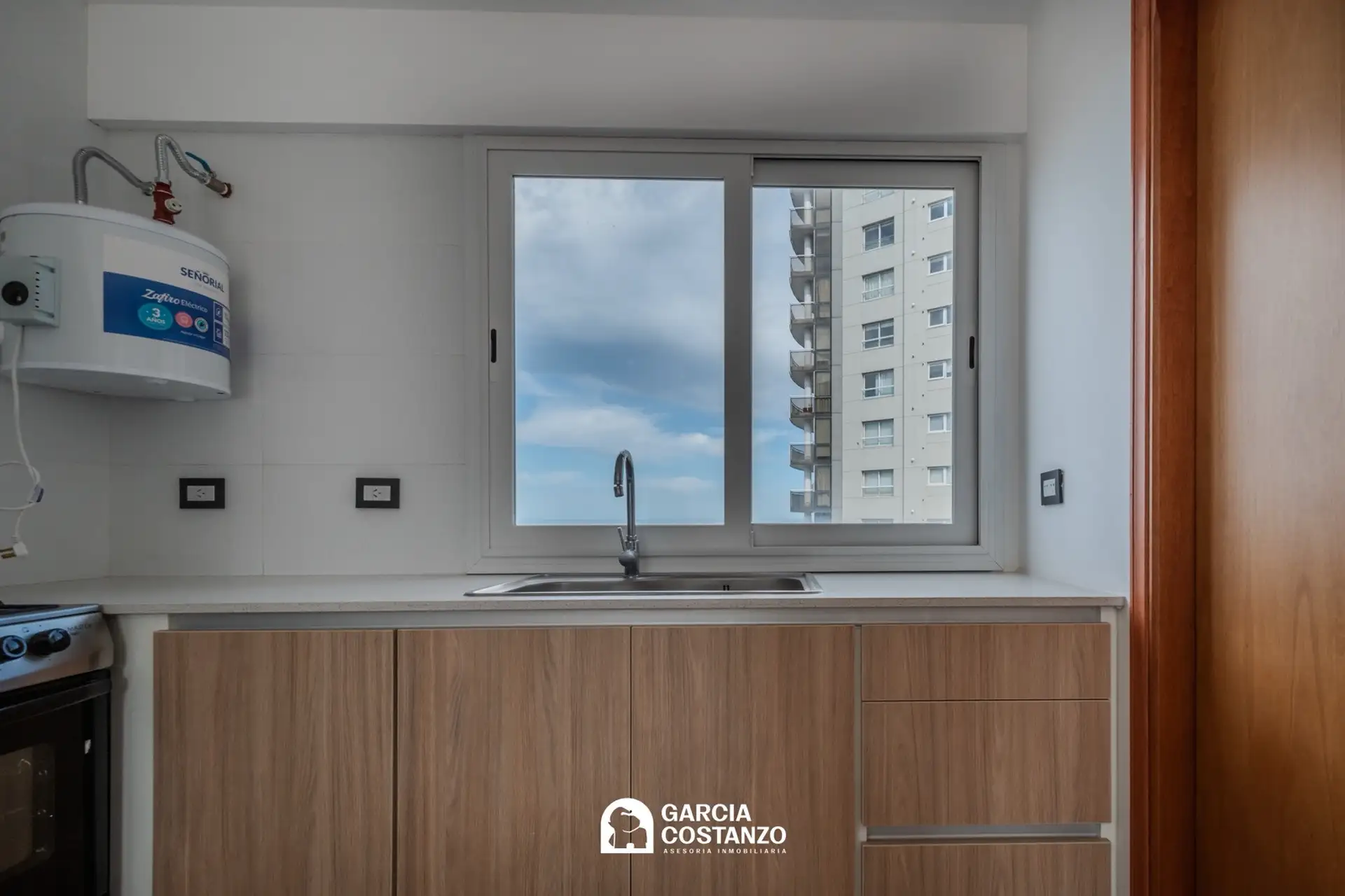 Departamento 3 amb, 101m² con balcón y vista al mar — La Perla