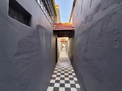 Oficina en PH en Belgrano luminosa bajas expensas