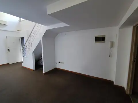 Oficina en Venta 65 años