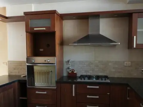Departamento 9 ambientes con 3 baños