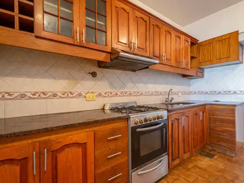 Casa en Venta con 1 cochera