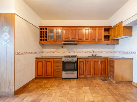 Casa 4 ambientes con 1 baño