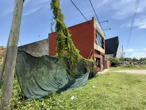 Terreno En Venta, 300 M2, Frente, Sobre Circunvalacion, Ideal Comercial