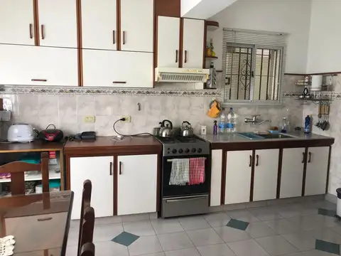 Casa en Venta en Rafael Calzada, USD 140.000
