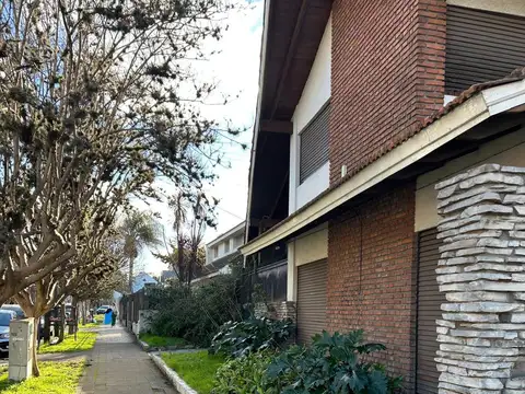 Casa en Venta en Adrogue, USD 220.000