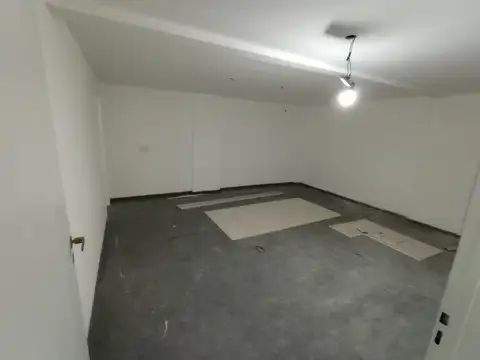 Oficina 4 ambientes con 2 baños