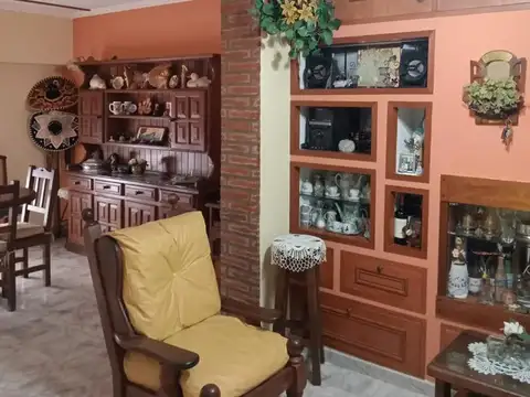 Casa 4 ambientes con 1 baño