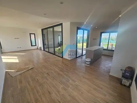 Casa 5 ambientes con 3 baños